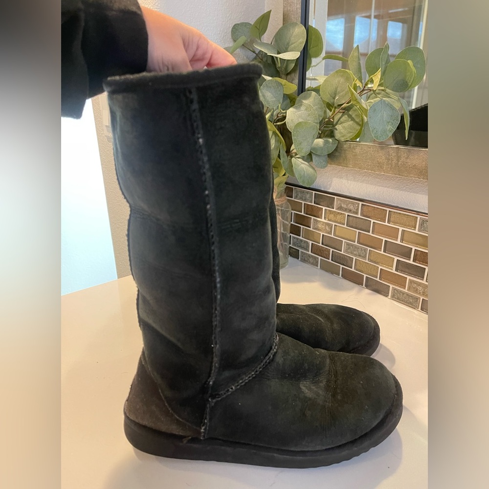 Black high tall Uggs